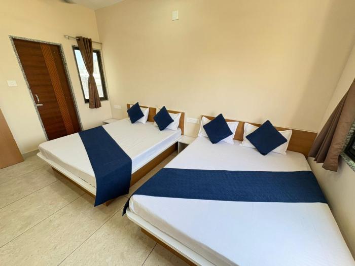 hotel darshan palace near dwarka railway station and shree dwarkadhish temple