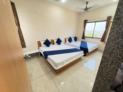 Hotel Darshan Palace - Near Dwarka Railway Station & Shree Dwarkadhish Temple,,2 star