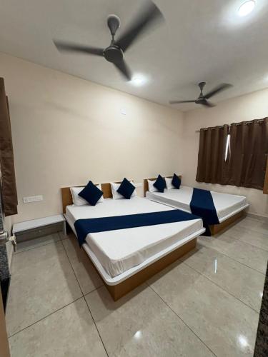 hotel darshan palace near dwarka railway station and shree dwarkadhish temple