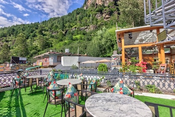 ekaanth by paradise chateau