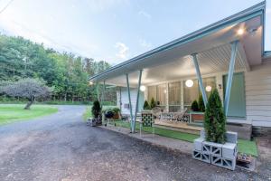 the springs motel