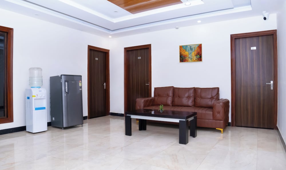 housr sector 43 gurgaon global foyermall