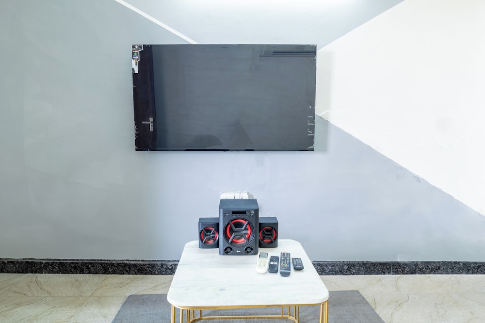 housr sector 43 gurgaon global foyermall