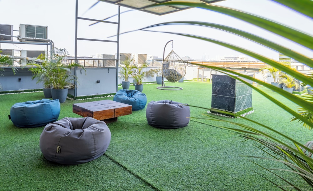 housr sector 43 gurgaon global foyermall