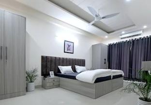 housr sector 43 gurgaon global foyermall