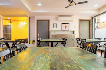 housr sector 43 gurgaon global foyermall