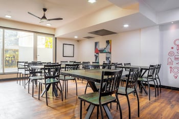 housr sector 43 gurgaon global foyermall