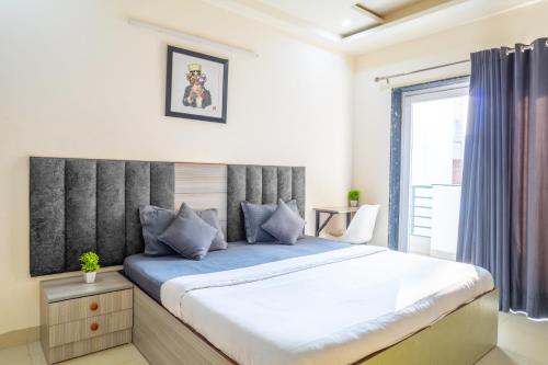 housr sector 43 gurgaon global foyermall