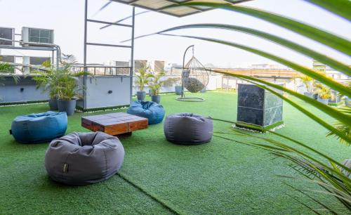 housr sector 43 gurgaon global foyermall