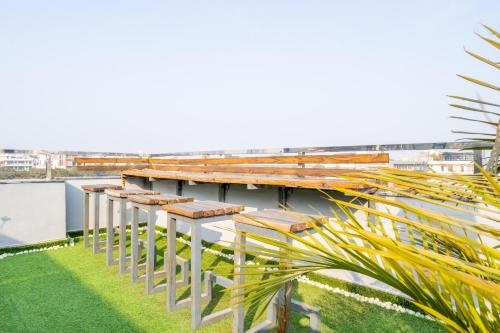 housr sector 43 gurgaon global foyermall