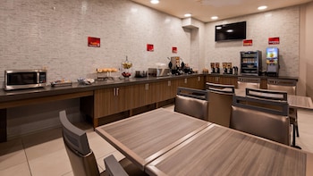 best western plus new cumberland inn and suites