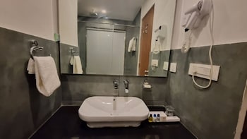 zen zone the laurent and banon