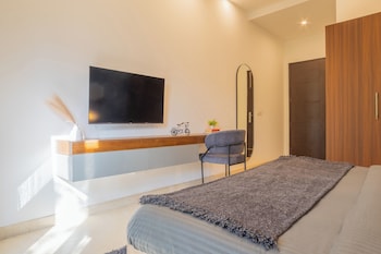 housr lotus villas sector 28 dlf phase 4