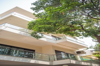 housr lotus villas sector 28 dlf phase 4