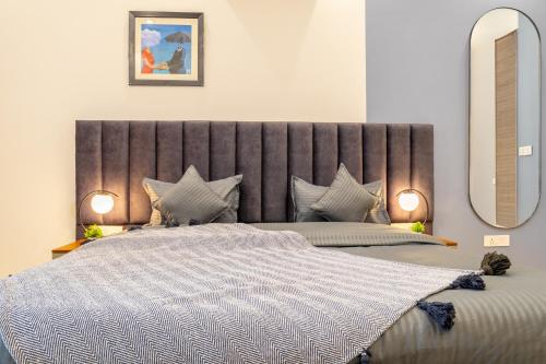 housr lotus villas sector 28 dlf phase 4