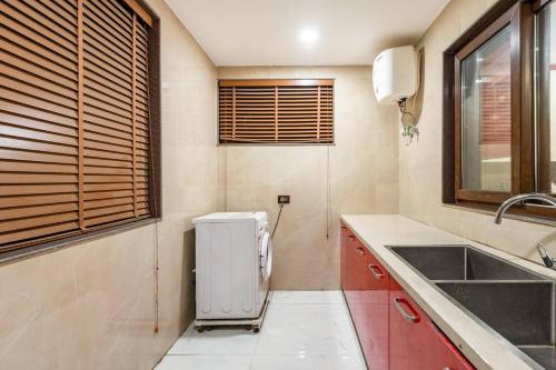 tim sector 51 near golf course extension road