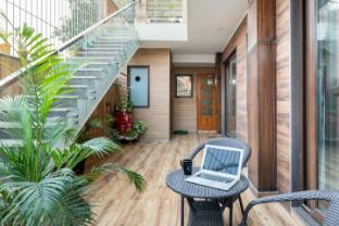 tim sector 51 near golf course extension road