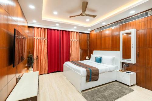 tim sector 51 near golf course extension road