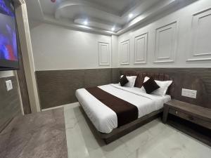 hotel shree guru near new delhi railway station