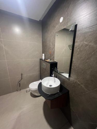 hyders mahal and hotel