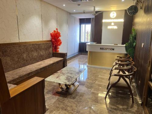 hyders mahal and hotel