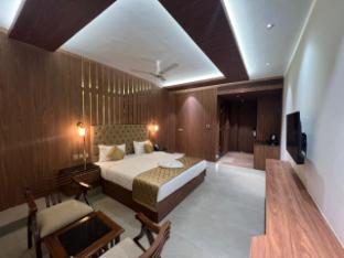 hyders mahal and hotel