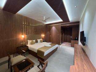 hyders mahal and hotel