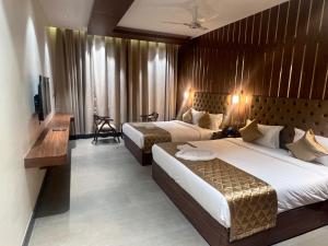 hyders mahal and hotel