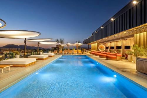 the remi scottsdale autograph collection
