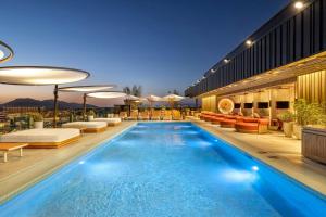 the remi scottsdale autograph collection