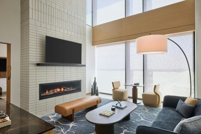 the remi scottsdale autograph collection