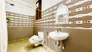 bluo modern 3bhk rohini lift parking balcony