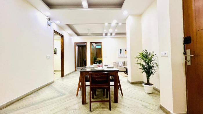 bluo modern 3bhk rohini lift parking balcony