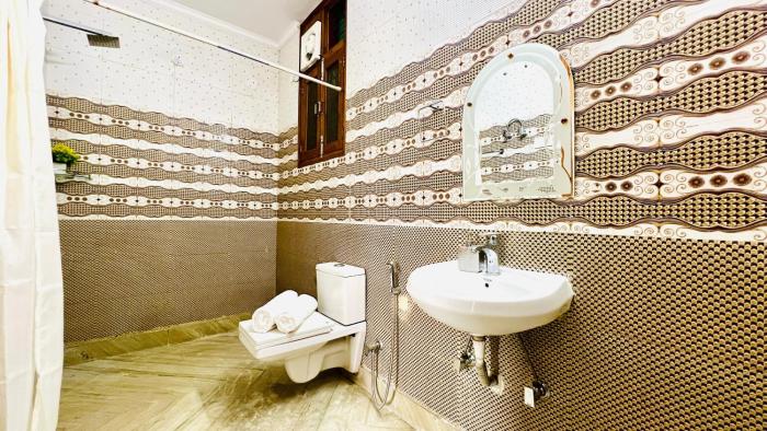 bluo modern 3bhk rohini lift parking balcony