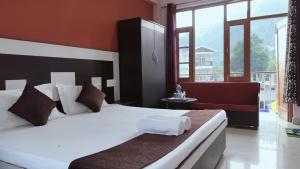 hotel adventure inn 20 metre from swimming pool