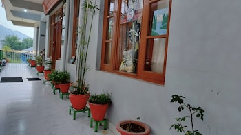 hotel adventure inn 20 metre from swimming pool