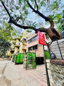 hotel elite stay kalyani nagar pune