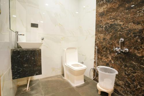 hotel al aziz palace