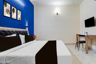 super collection o west vinod nagar metro station formerly royal inn