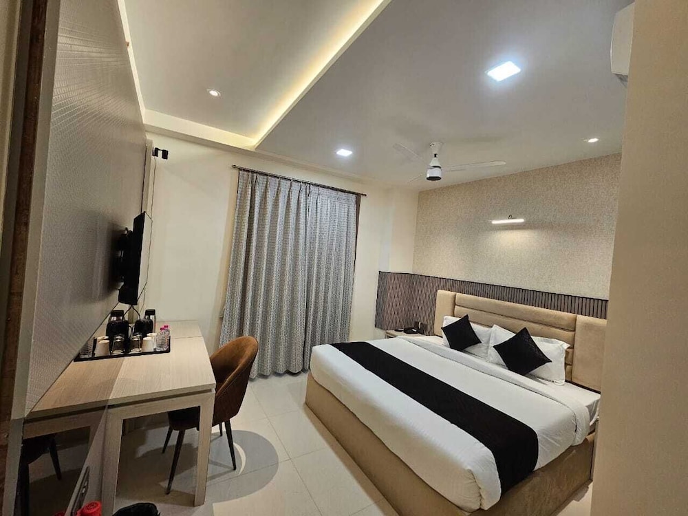 hotel glorious grand