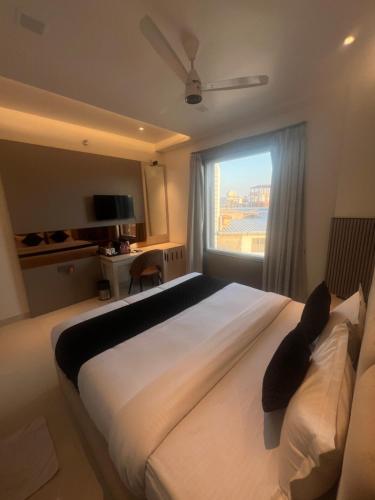 hotel glorious grand