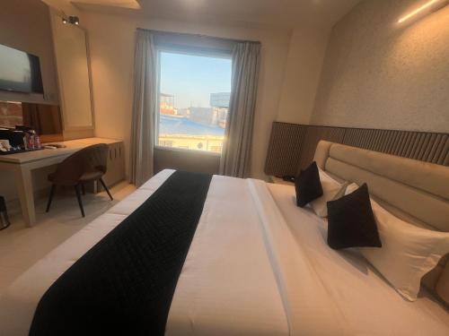 hotel glorious grand