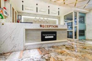 townhouse holkar central stadium indore