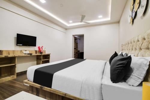 Townhouse Holkar Central Stadium Indore,,4 star