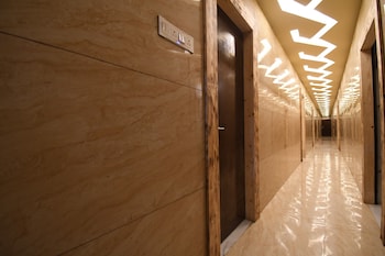 hotel plush