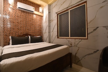hotel plush