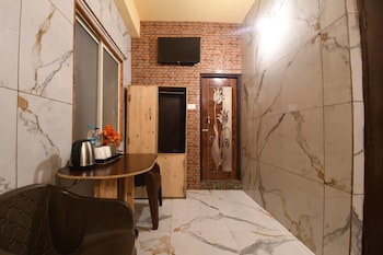 hotel plush