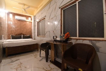 hotel plush