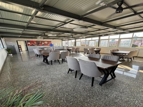 Housr 36 Studio Rooms Bangalore Near Leela Palace,,3 star