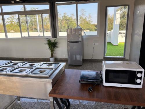 Housr 36 Studio Rooms Bangalore Near Leela Palace,,3 star